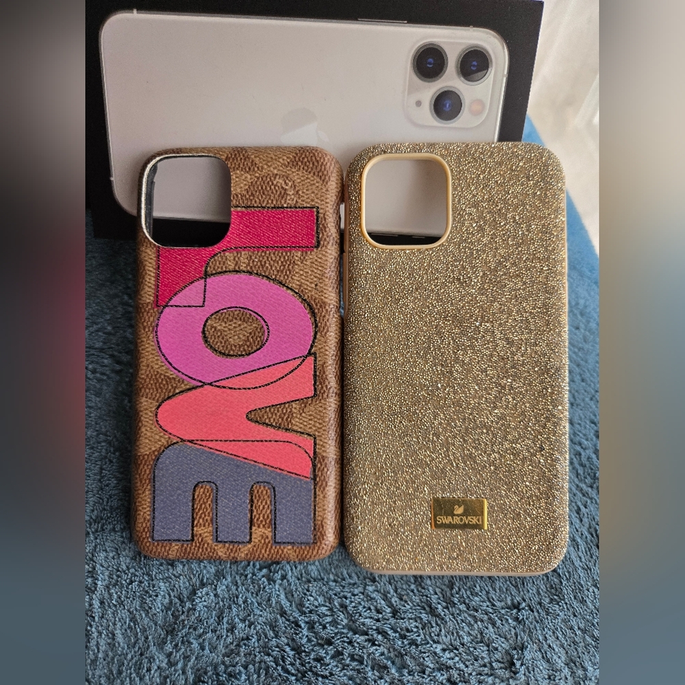 Apple iPhone 11 Pro 256GB Unlocked - Silver - Used Excellent. Comes w/cases - Picture 4 of 8